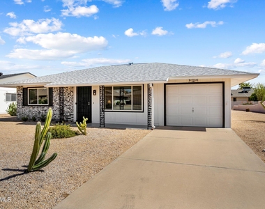 12543 W Parkwood Drive - Photo Thumbnail 1