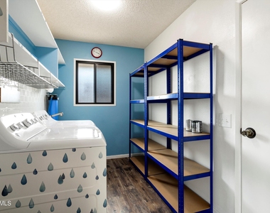 12543 W Parkwood Drive - Photo Thumbnail 18