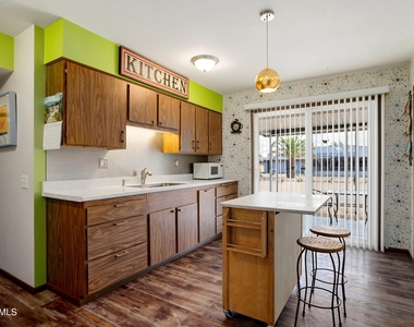 12543 W Parkwood Drive - Photo Thumbnail 6
