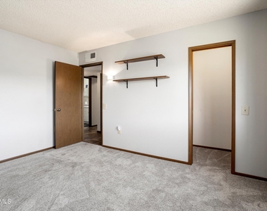 12543 W Parkwood Drive - Photo Thumbnail 12