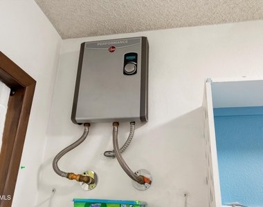 12543 W Parkwood Drive - Photo Thumbnail 20