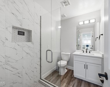 10617 W Daley Lane - Photo Thumbnail 15