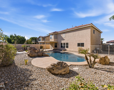 10617 W Daley Lane - Photo Thumbnail 32