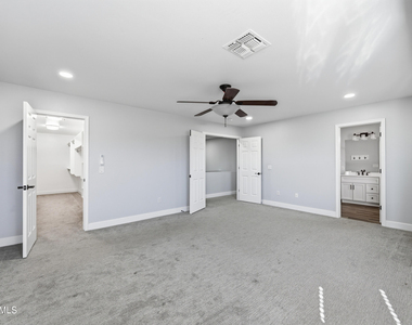 10617 W Daley Lane - Photo Thumbnail 19