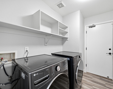 10617 W Daley Lane - Photo Thumbnail 27