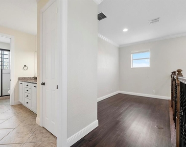8050 Nw 121st - Photo Thumbnail 14