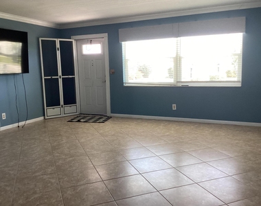 606 Sw 15th Street - Photo Thumbnail 8