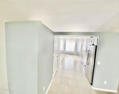 8520 W Palm Lane - Photo Thumbnail 7