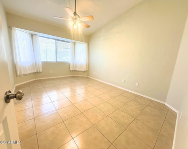 8520 W Palm Lane - Photo Thumbnail 12