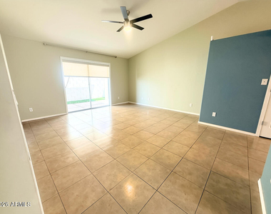 8520 W Palm Lane - Photo Thumbnail 13