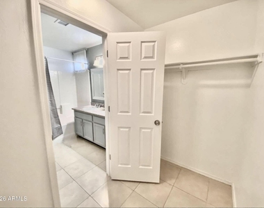 8520 W Palm Lane - Photo Thumbnail 3
