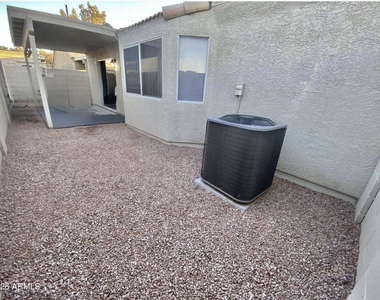 8520 W Palm Lane - Photo Thumbnail 1