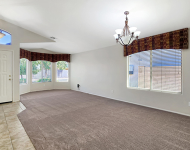 15857 W Moreland Street - Photo Thumbnail 7