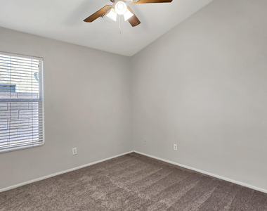 15857 W Moreland Street - Photo Thumbnail 20