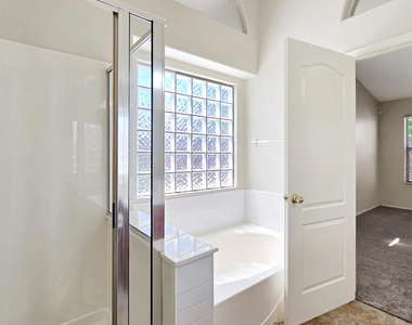 15857 W Moreland Street - Photo Thumbnail 15