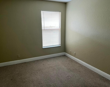 1600 Balfour Point Drive - Photo Thumbnail 5