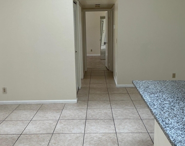 2506 Se Anchorage Cove - Photo Thumbnail 4