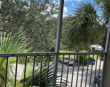 2506 Se Anchorage Cove - Photo Thumbnail 9