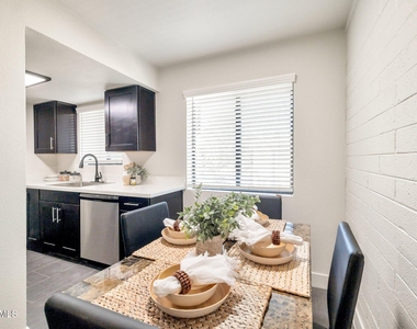 1827 E Lemon Street - Photo Thumbnail 9
