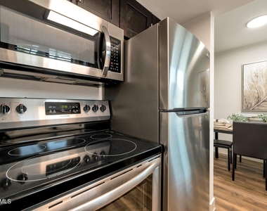 1827 E Lemon Street - Photo Thumbnail 6