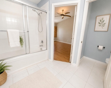 1083 Woodfield Road - Photo Thumbnail 7