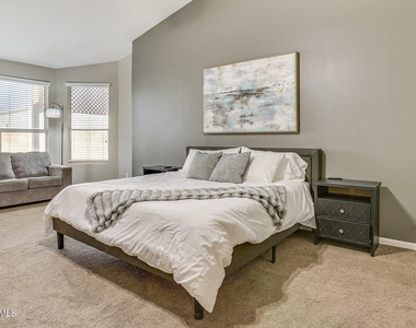 3946 N 112th Avenue - Photo Thumbnail 10