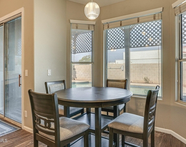 3946 N 112th Avenue - Photo Thumbnail 6