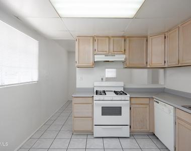 2849 W Alice Avenue - Photo Thumbnail 9