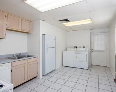 2849 W Alice Avenue - Photo Thumbnail 8