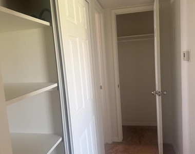 7001 E Wilshire Drive - Photo Thumbnail 11