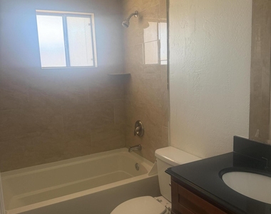 7001 E Wilshire Drive - Photo Thumbnail 12