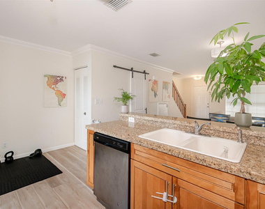 2849 S Belmont Lane S - Photo Thumbnail 11