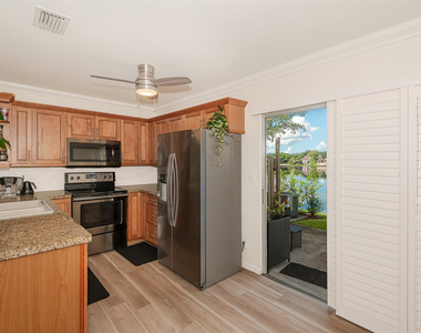 2849 S Belmont Lane S - Photo Thumbnail 10