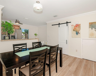 2849 S Belmont Lane S - Photo Thumbnail 7
