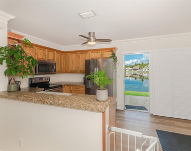 2849 S Belmont Lane S - Photo Thumbnail 9