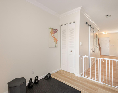 2849 S Belmont Lane S - Photo Thumbnail 14