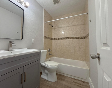 6720 Sw 17th Street Sw - Photo Thumbnail 7