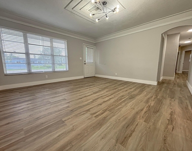 6720 Sw 17th Street Sw - Photo Thumbnail 13