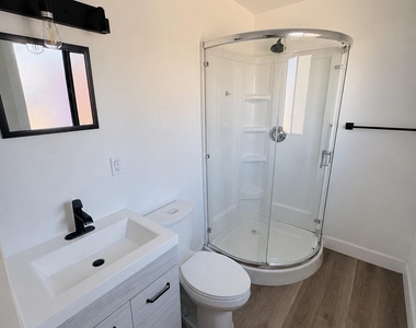 4038 N 81st Street - Photo Thumbnail 14