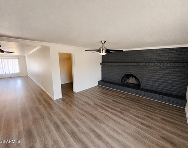4038 N 81st Street - Photo Thumbnail 9