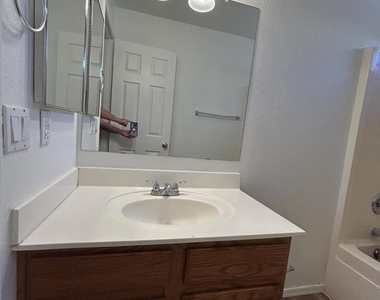 11426 W Virginia Avenue - Photo Thumbnail 17