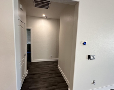 23614 W Chickasaw Street - Photo Thumbnail 7