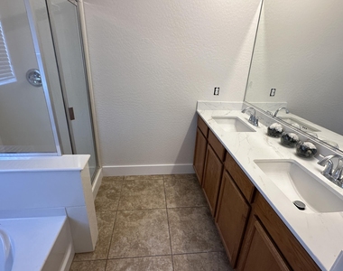 23614 W Chickasaw Street - Photo Thumbnail 3