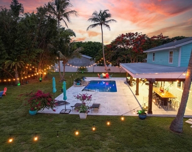 5078 Canal Drive - Photo Thumbnail 3