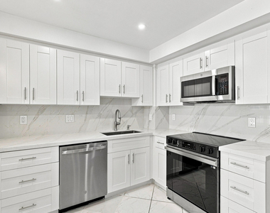3550 Galt Ocean Drive - Photo Thumbnail 10