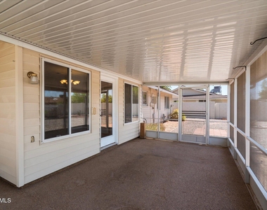 10317 W Floriade Drive - Photo Thumbnail 22