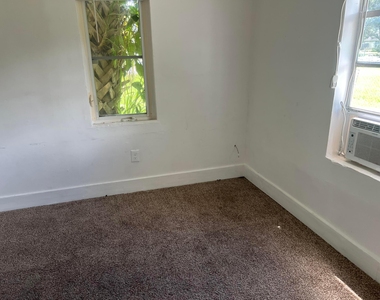421 N 10th Street - Photo Thumbnail 2