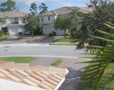 13377 Georgian Court - Photo Thumbnail 2