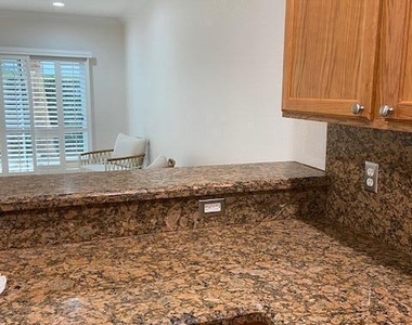 13377 Georgian Court - Photo Thumbnail 10