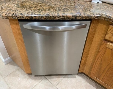 13377 Georgian Court - Photo Thumbnail 9